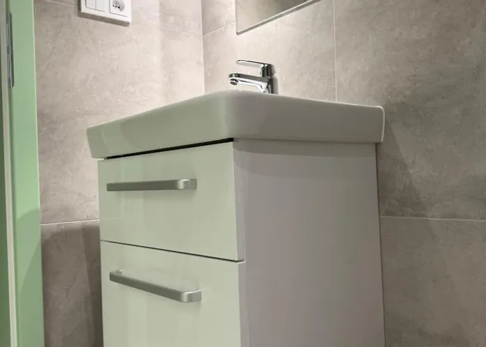 Skolni 60 شقة